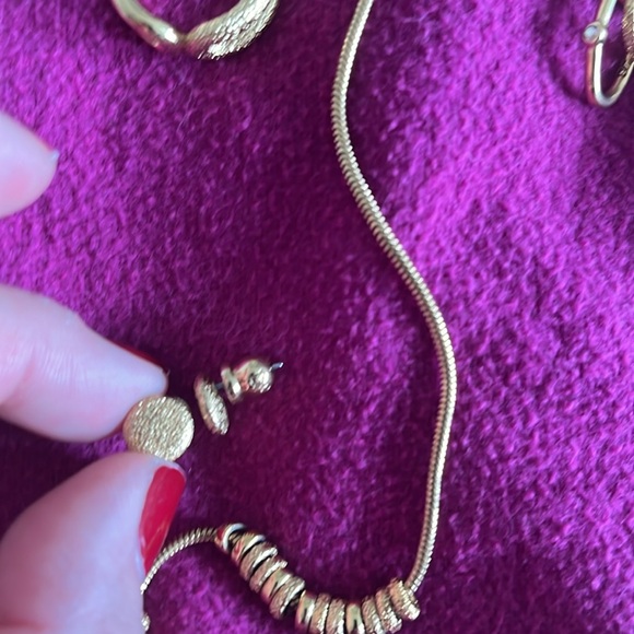 Diane Von Furstenberg DVF gold jewelry set - Picture 5 of 6